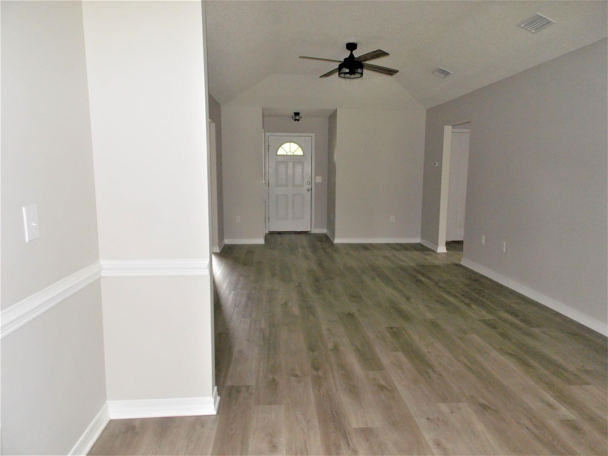 525 Hamilton Boulevard Foley, AL 36535 - Photo 9 of 28 Living/Dinning