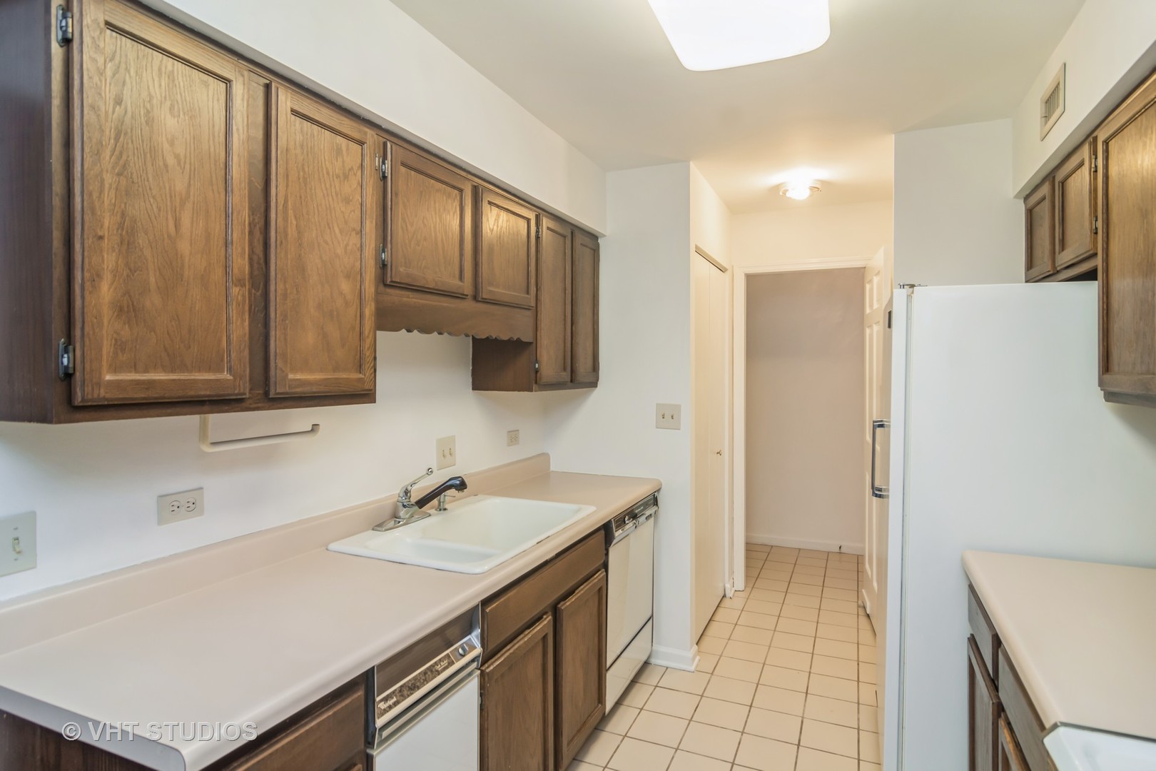 1621 Mission Hills Road, Unit 311 Northbrook, IL 60062 - Photo 9 of 21 Gallery Image 9