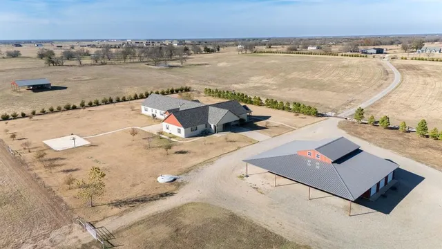 $2,810,000 | 2263 County Road 33040, Unit 4, Brookston, TX 75421