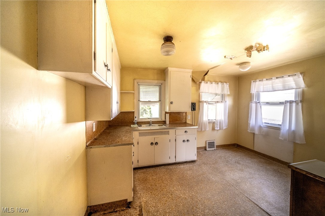 1500 Brainard Road Cleveland, OH 44124 - Photo 5 of 17 Kitchen