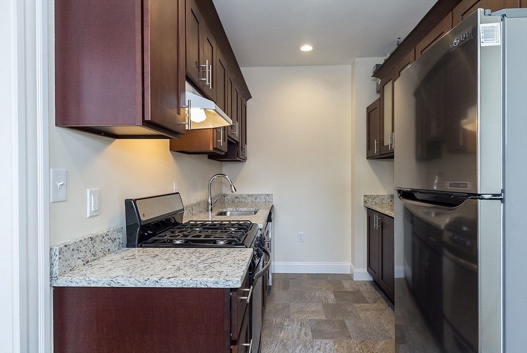 33 Walbridge Street, Unit 14 Boston, MA 02134 - Photo 4 of 13