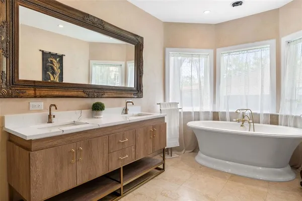 $30,000 | 100 West Davis Boulevard, Tampa, FL 33606