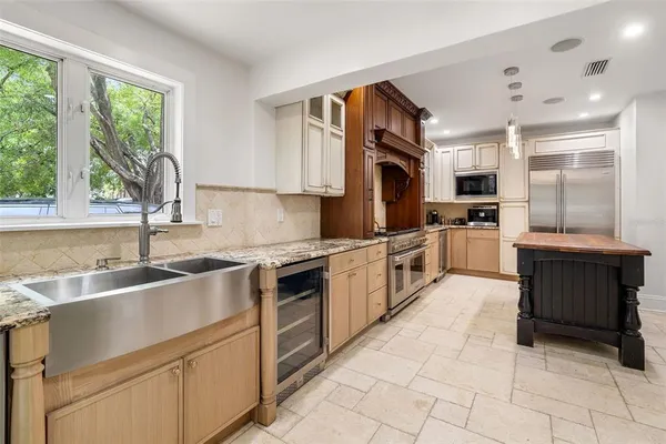 $30,000 | 100 West Davis Boulevard, Tampa, FL 33606