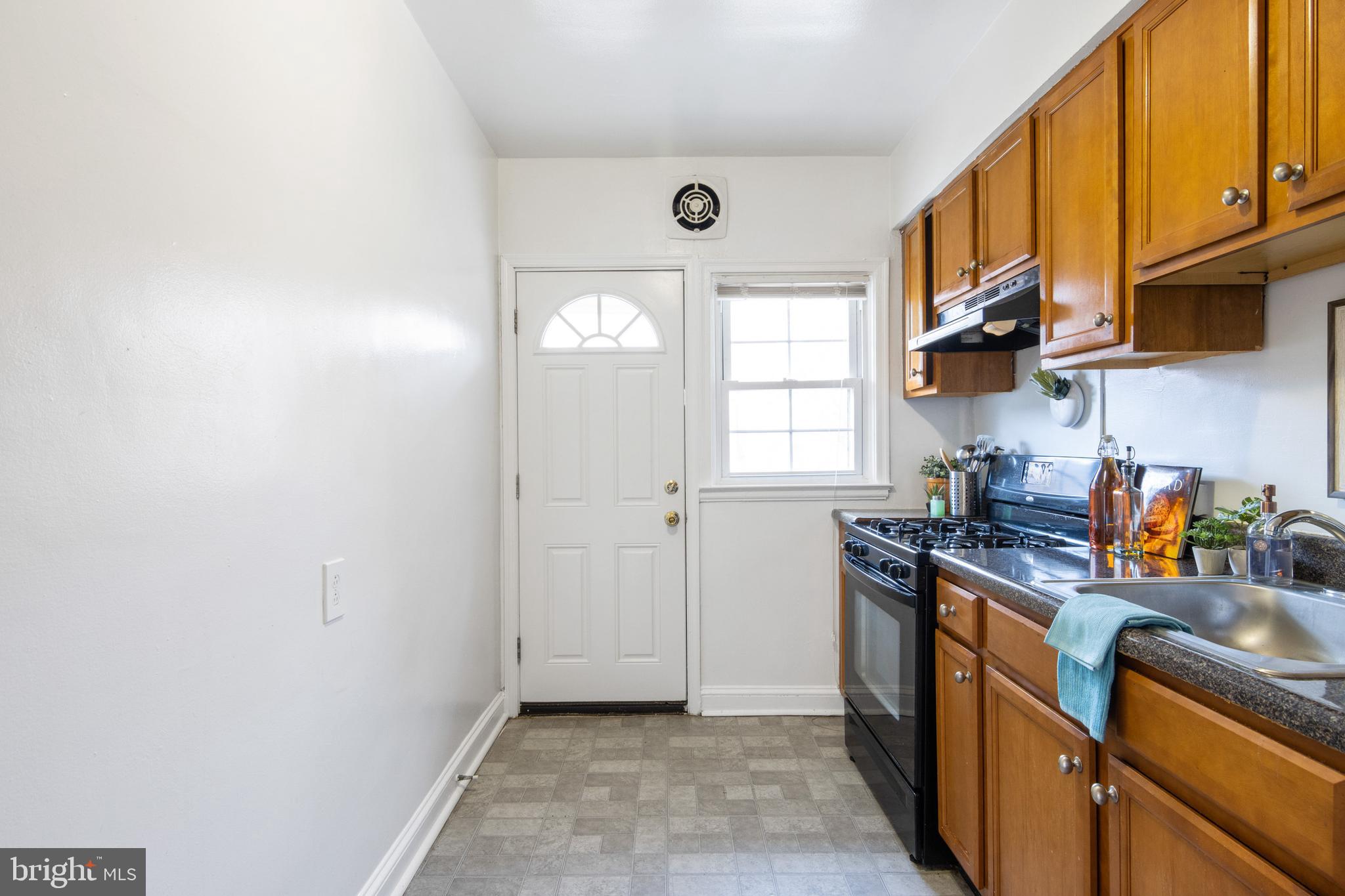 4618 Marble Hall Road Baltimore, MD 21239 - Photo 14 of 38