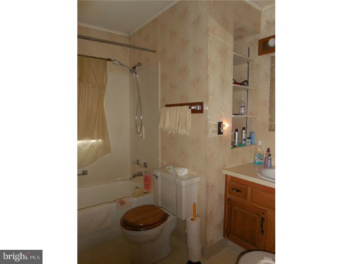 267 Doone Road Fairless Hills, PA 19030 - Photo 16 of 22 Bathroom
