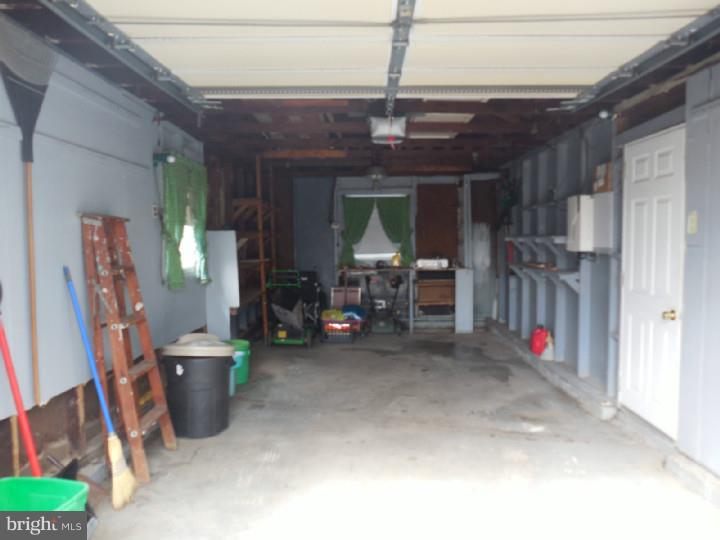 267 Doone Road Fairless Hills, PA 19030 - Photo 19 of 22 Garage