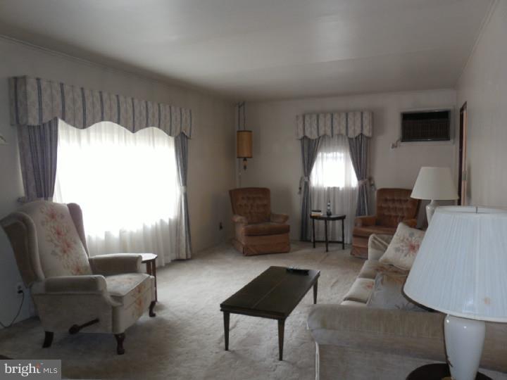 267 Doone Road Fairless Hills, PA 19030 - Photo 6 of 22 Living Room