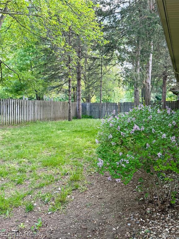 620 Carpenter Road Flushing, MI 48433 - Photo 7 of 38