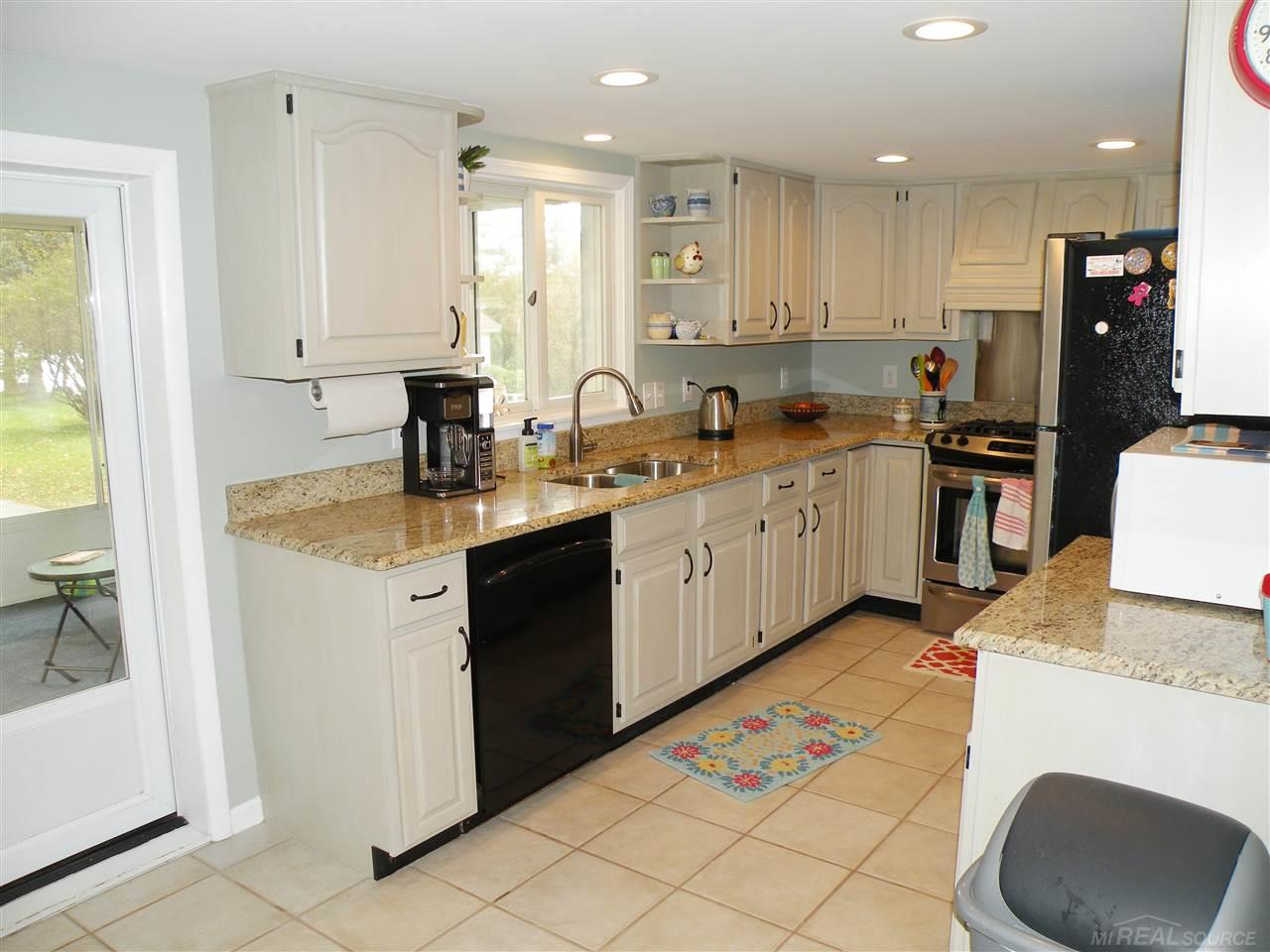 2381 Lakeshore Road Applegate, MI 48401 - Photo 16 of 49