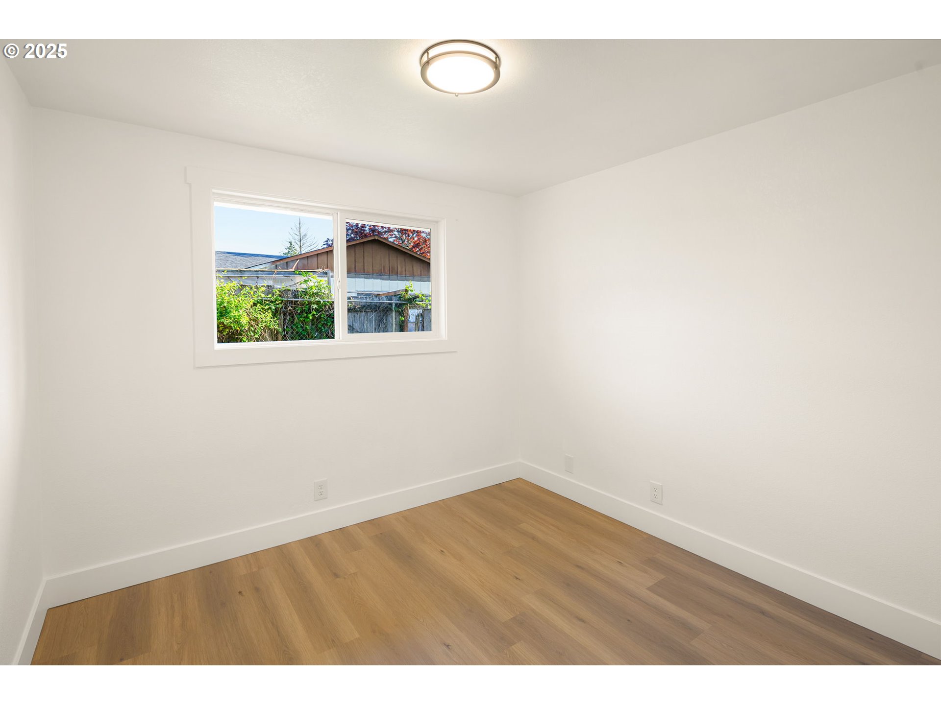 2091 4 Oaks Grange Road Eugene, OR 97405 - Photo 19 of 34