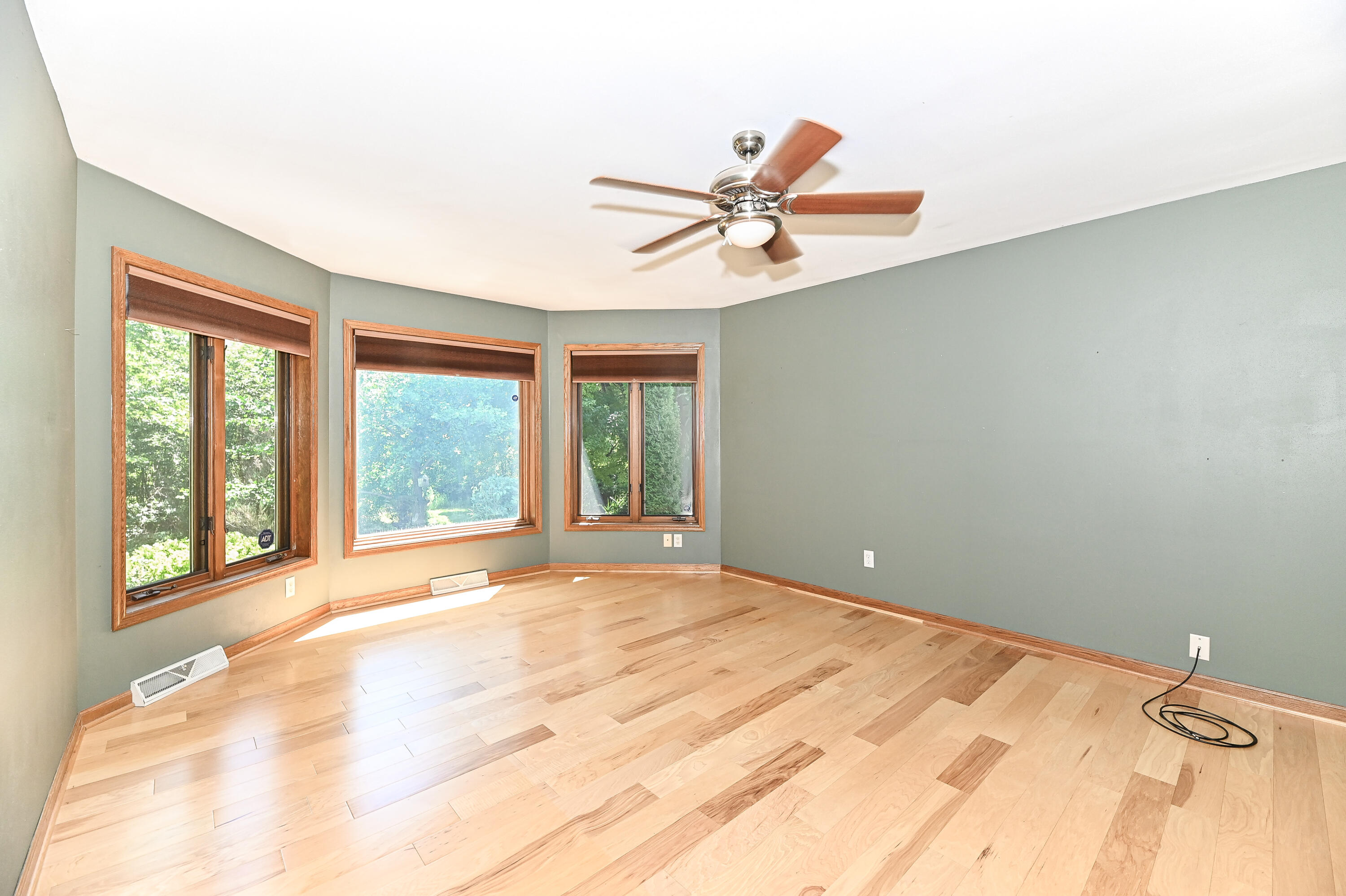 422 Eastern Trail Mukwonago, WI 53149 - Photo 21 of 49 Master Bedroom