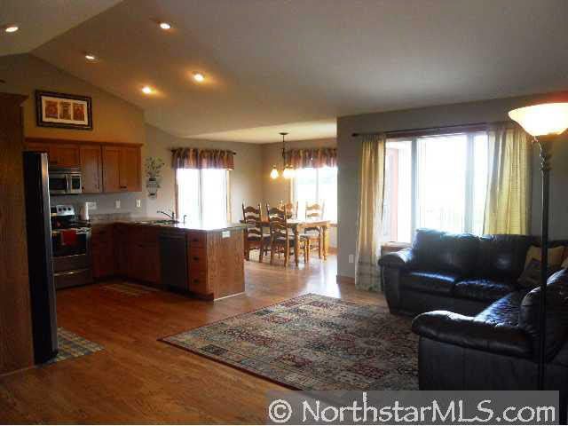 2005 Fieldstone Road Southwest Rochester, MN 55902 - Photo 2 of 10