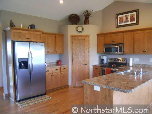 2005 Fieldstone Road Southwest Rochester, MN 55902 - Photo 4 of 10