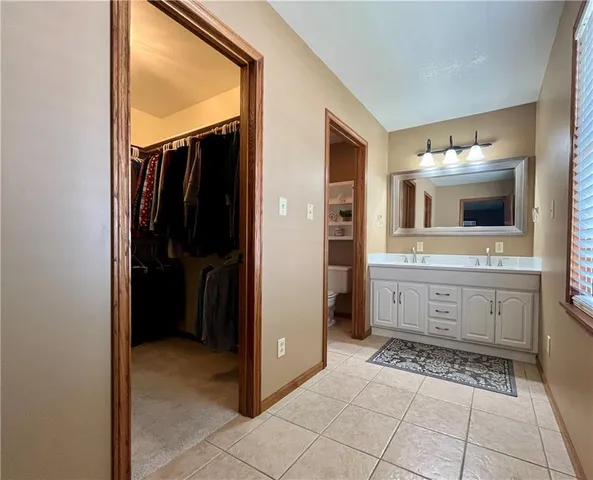 $650,000 | 12998 Private Drive 3394, Savannah, MO 64485