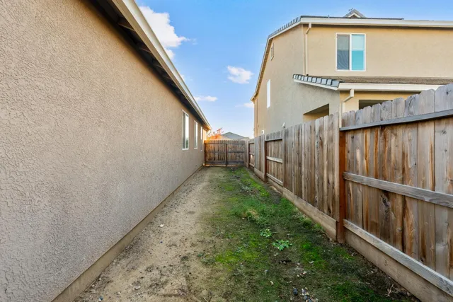 $429,000 | 453 Daffodil Drive, Merced, CA 95341