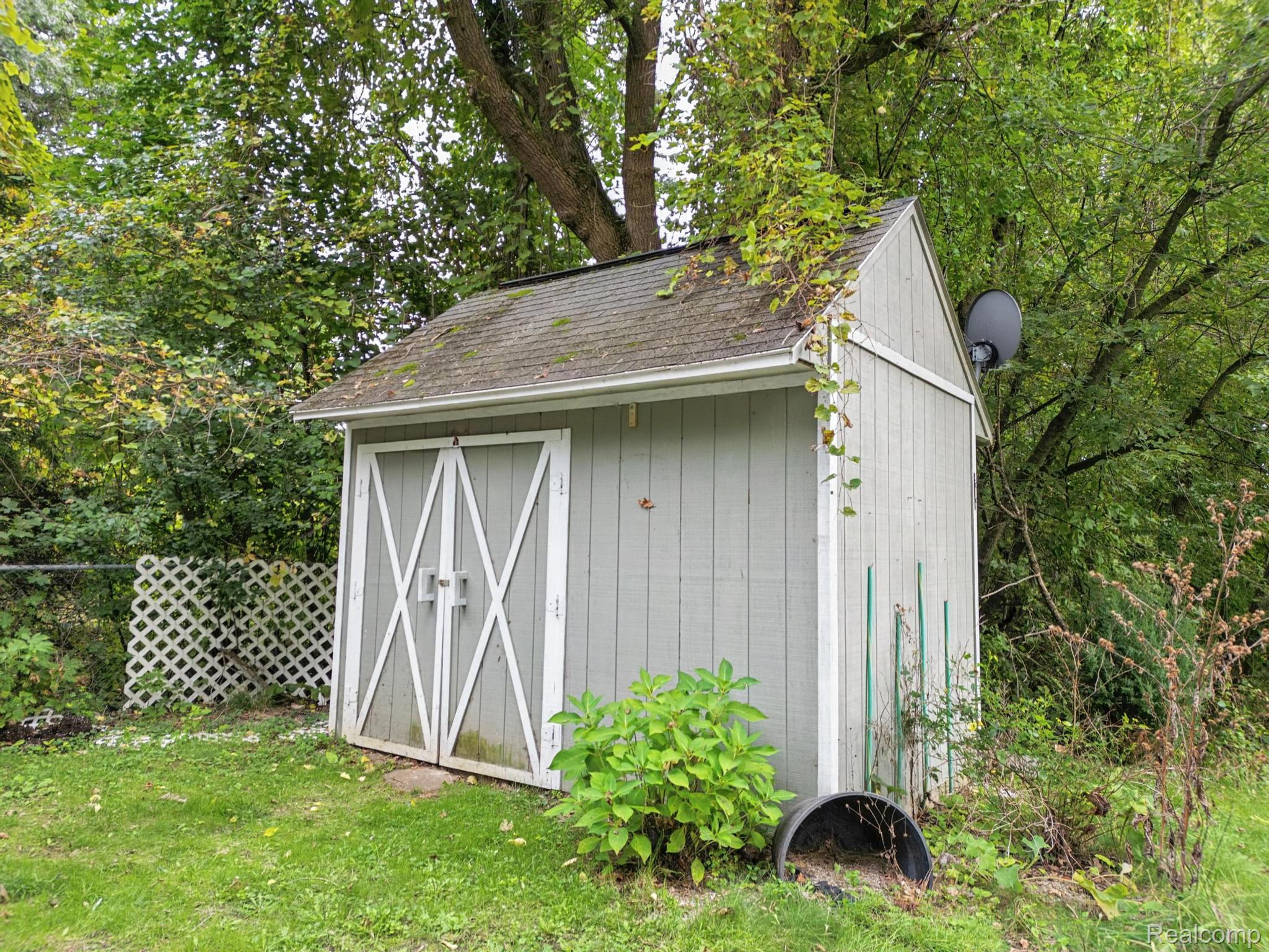 11897 Shaffer Road Davisburg, MI 48350 - Photo 50 of 55 17.jpg