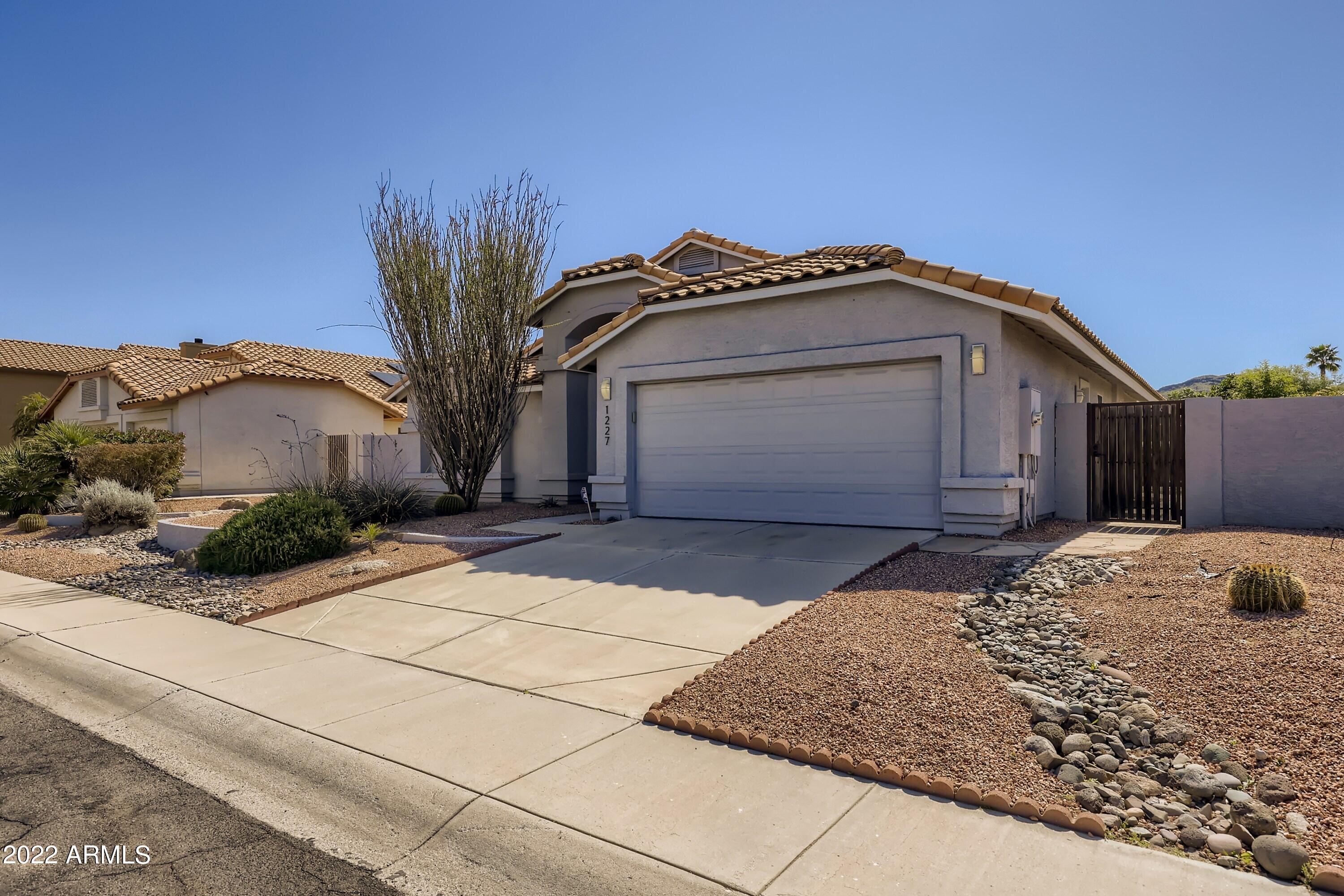 1227 East Grandview Road Phoenix, AZ 85022 - Photo 6 of 28 Exterior Front
