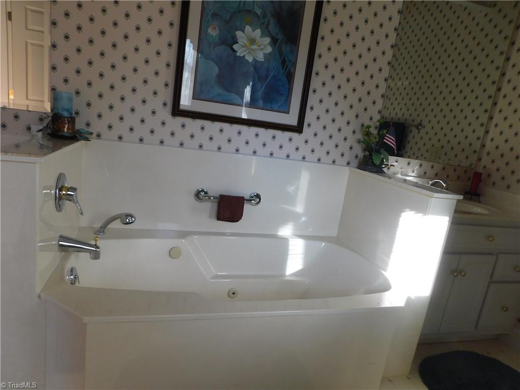 227 York Road Mount Airy, NC 27030 - Photo 11 of 39 Gallery Image 11