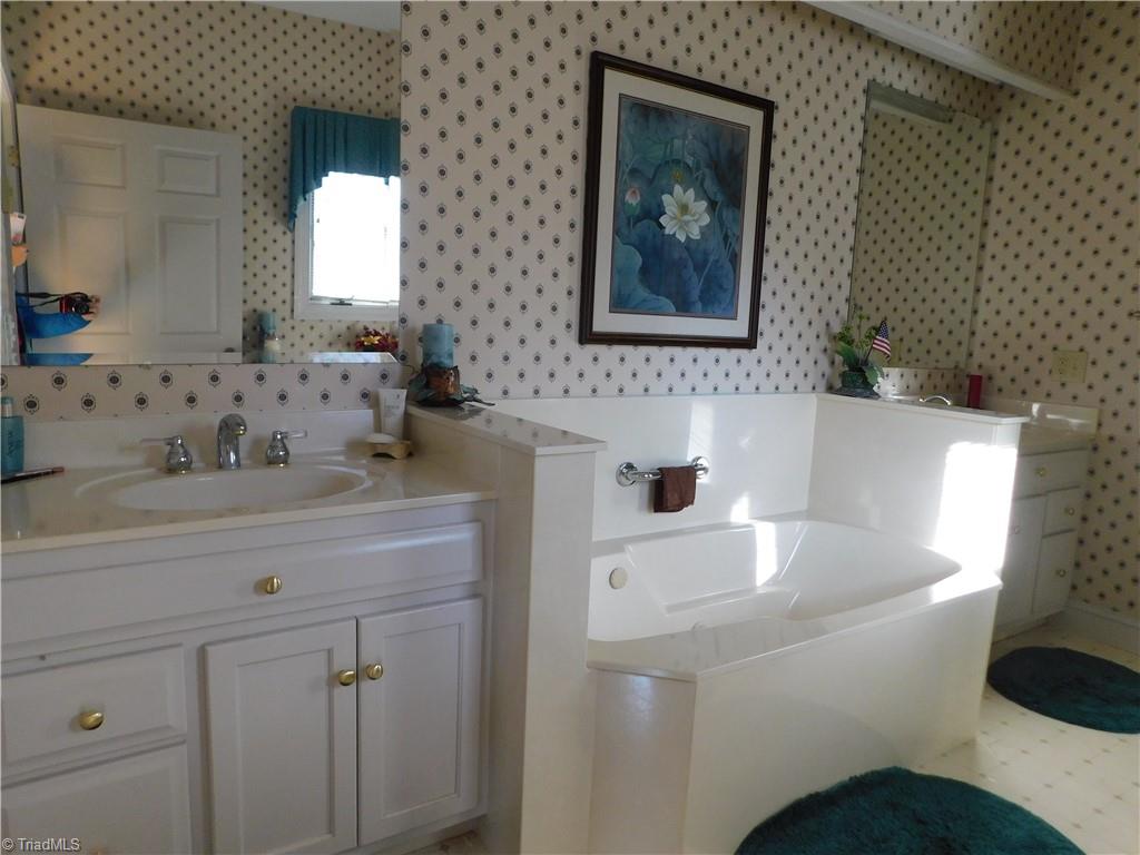 227 York Road Mount Airy, NC 27030 - Photo 12 of 39 Gallery Image 12
