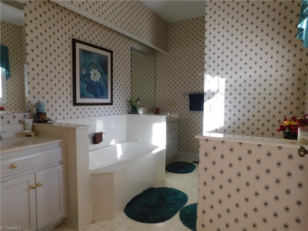 227 York Road Mount Airy, NC 27030 - Photo 10 of 39 Gallery Image 10