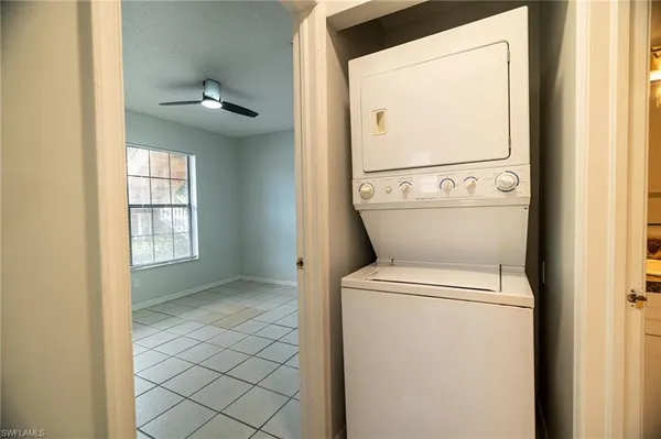 $1,750 | 5254 Treetops Drive, Unit J101, Naples, FL 34113
