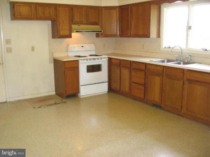 1819 Castleton Road Darlington, MD 21034 - Photo 2 of 12 Kitchen