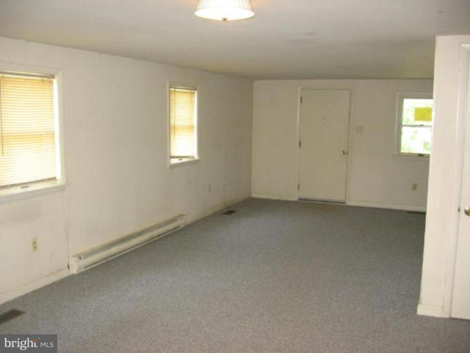 1819 Castleton Road Darlington, MD 21034 - Photo 4 of 12 Living Room