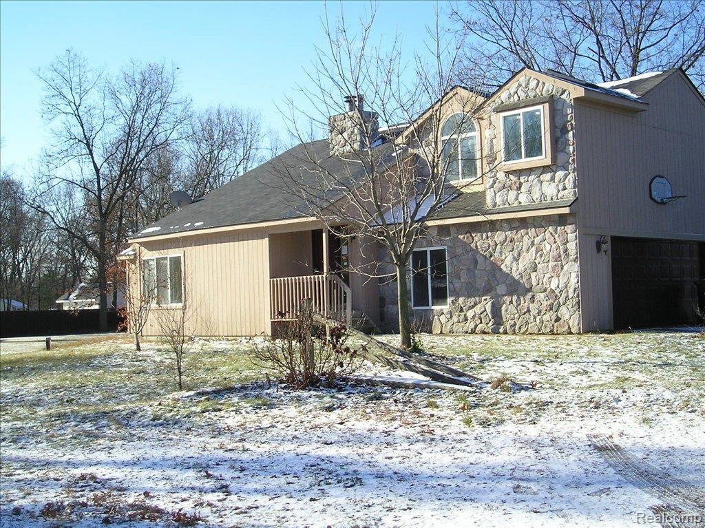3135 Benstein Road Walled Lake, MI 48390 - Photo 1 of 12 3135 Berstein Rd
