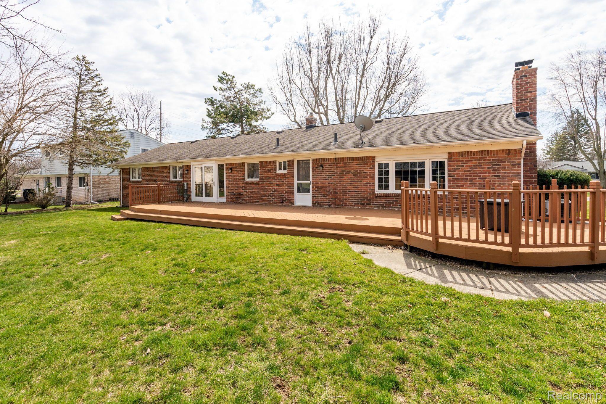2018 Chalet Drive Rochester, MI 48309 - Photo 40 of 46 Gallery Image 40