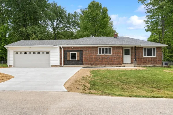 $269,900 | 836 Fayebanks Lane, Cincinnati, OH 45245