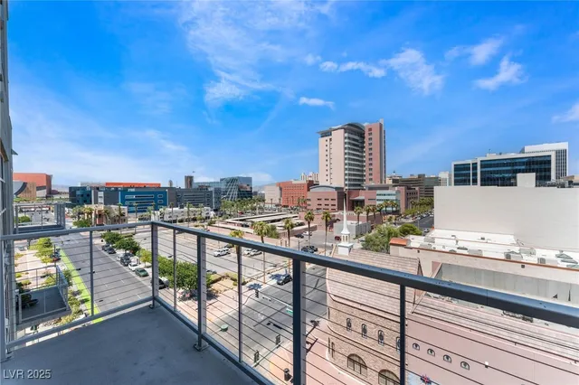 $1,885 | 353 East Bonneville Avenue, Unit 711, Las Vegas, NV 89101