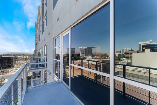 $1,885 | 353 East Bonneville Avenue, Unit 711, Las Vegas, NV 89101