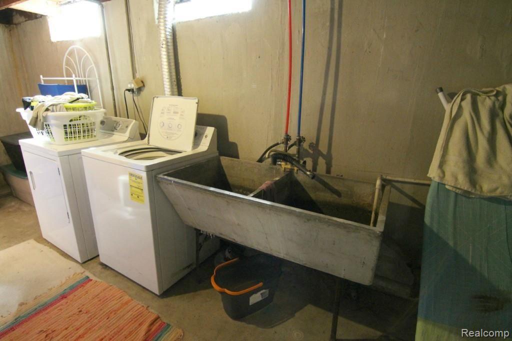 481 Thalia Avenue Rochester, MI 48307 - Photo 24 of 24 Thalia Ave Basement Laundry Room.jpg