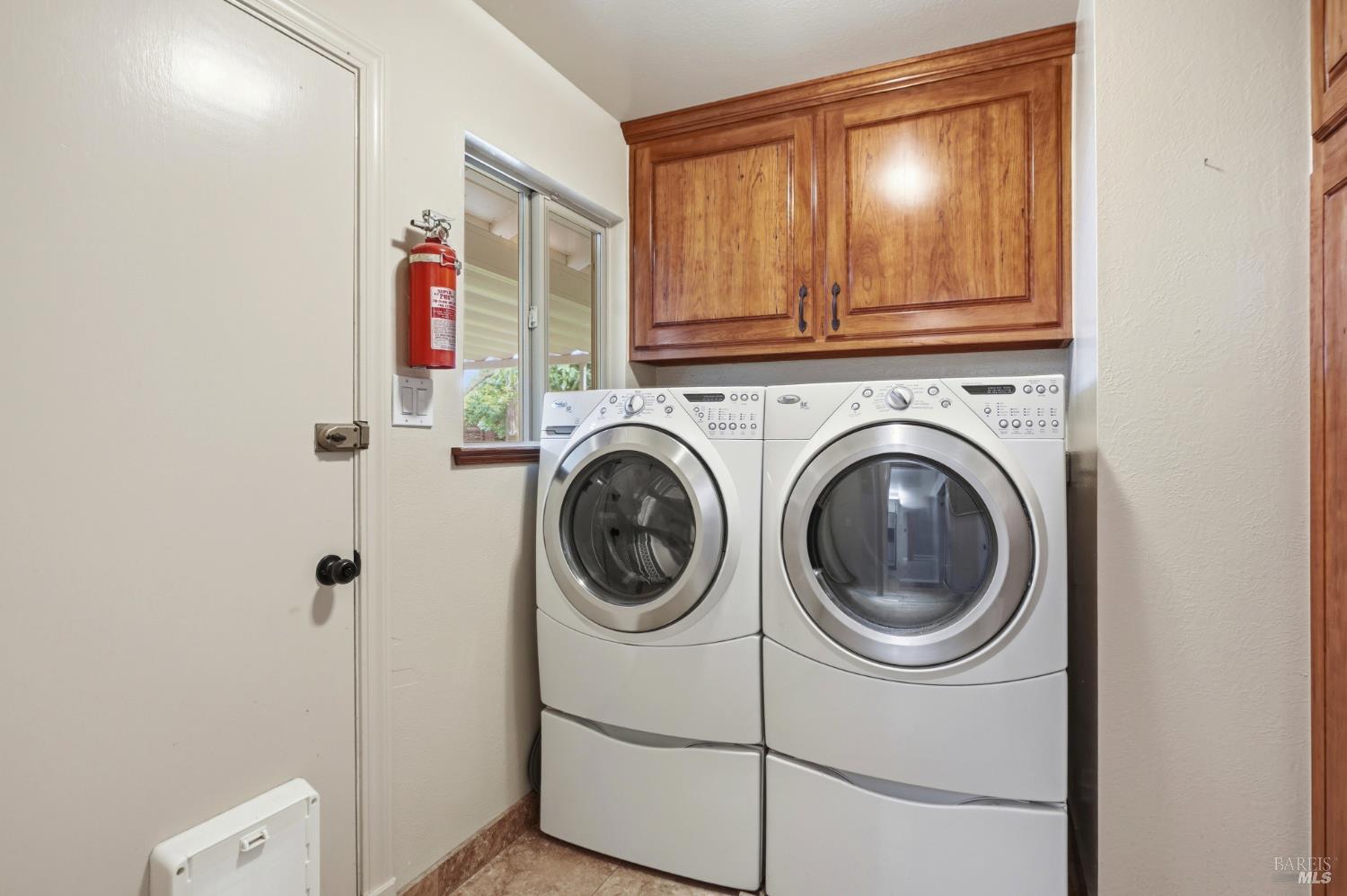373 Piezzi Road Santa Rosa, CA 95401 - Photo 27 of 55 a utility room with dryer and washer