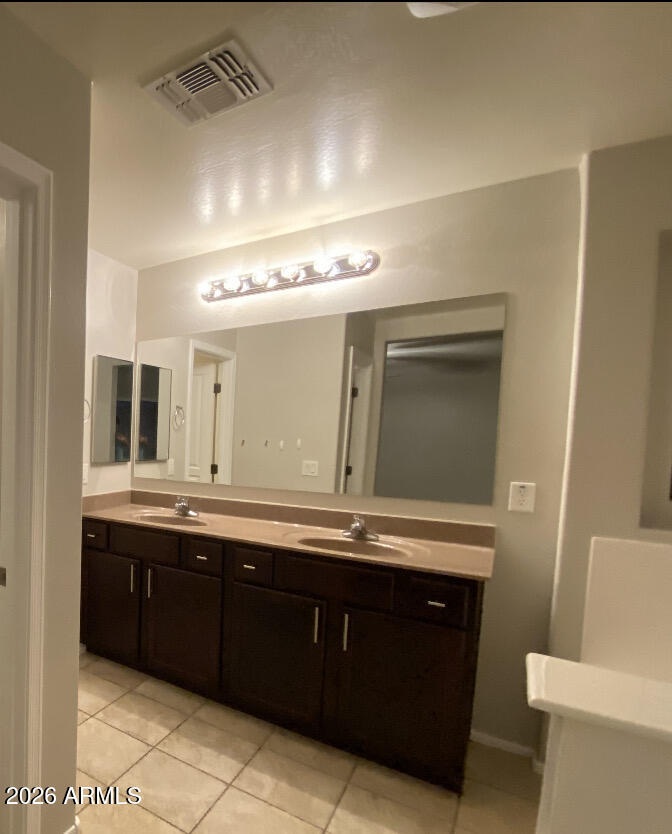 1677 East Elgin Street Gilbert, AZ 85295 - Photo 11 of 18 MasterBath2