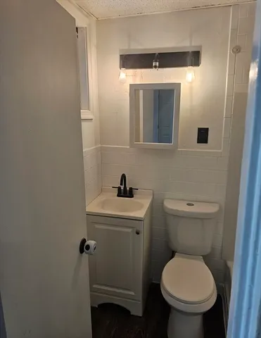 $1,600 | 1116 North Main Street, Unit 2, Fall River, MA 02720