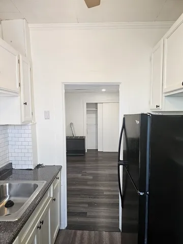 $1,600 | 1116 North Main Street, Unit 2, Fall River, MA 02720