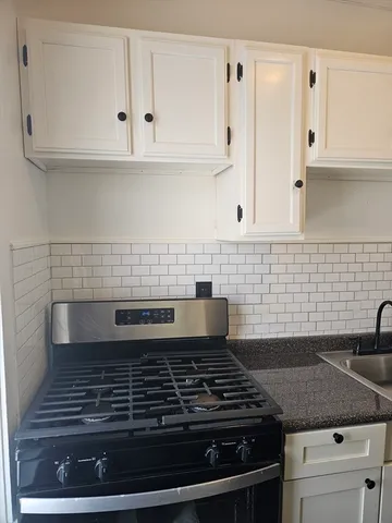 $1,600 | 1116 North Main Street, Unit 2, Fall River, MA 02720