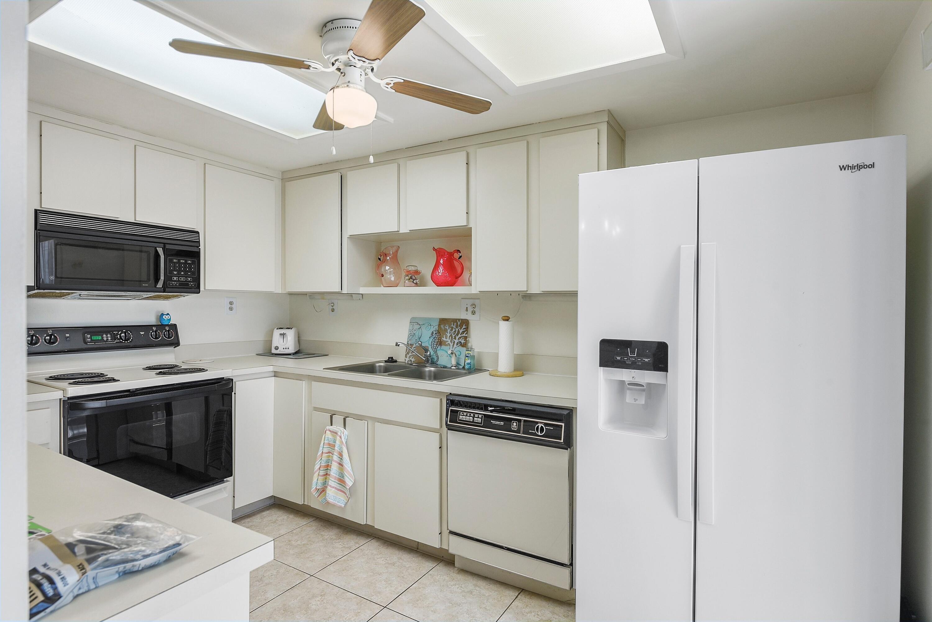 3802 Jefferson Street Stuart, FL 34997 - Photo 9 of 21 011-018-3802 SE Jefferson St-4200x2804