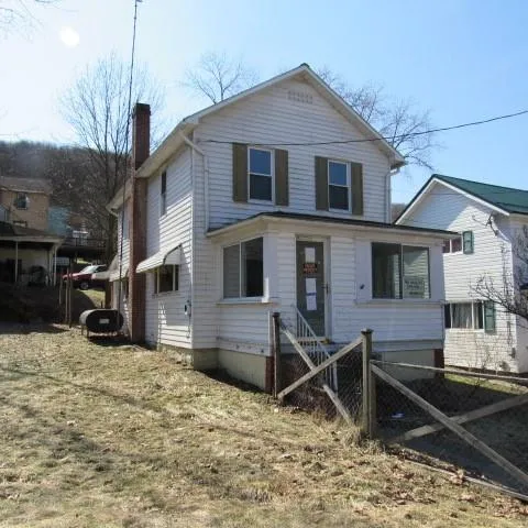 $19,900 | 418 Main Street, Vintondale, PA 15961