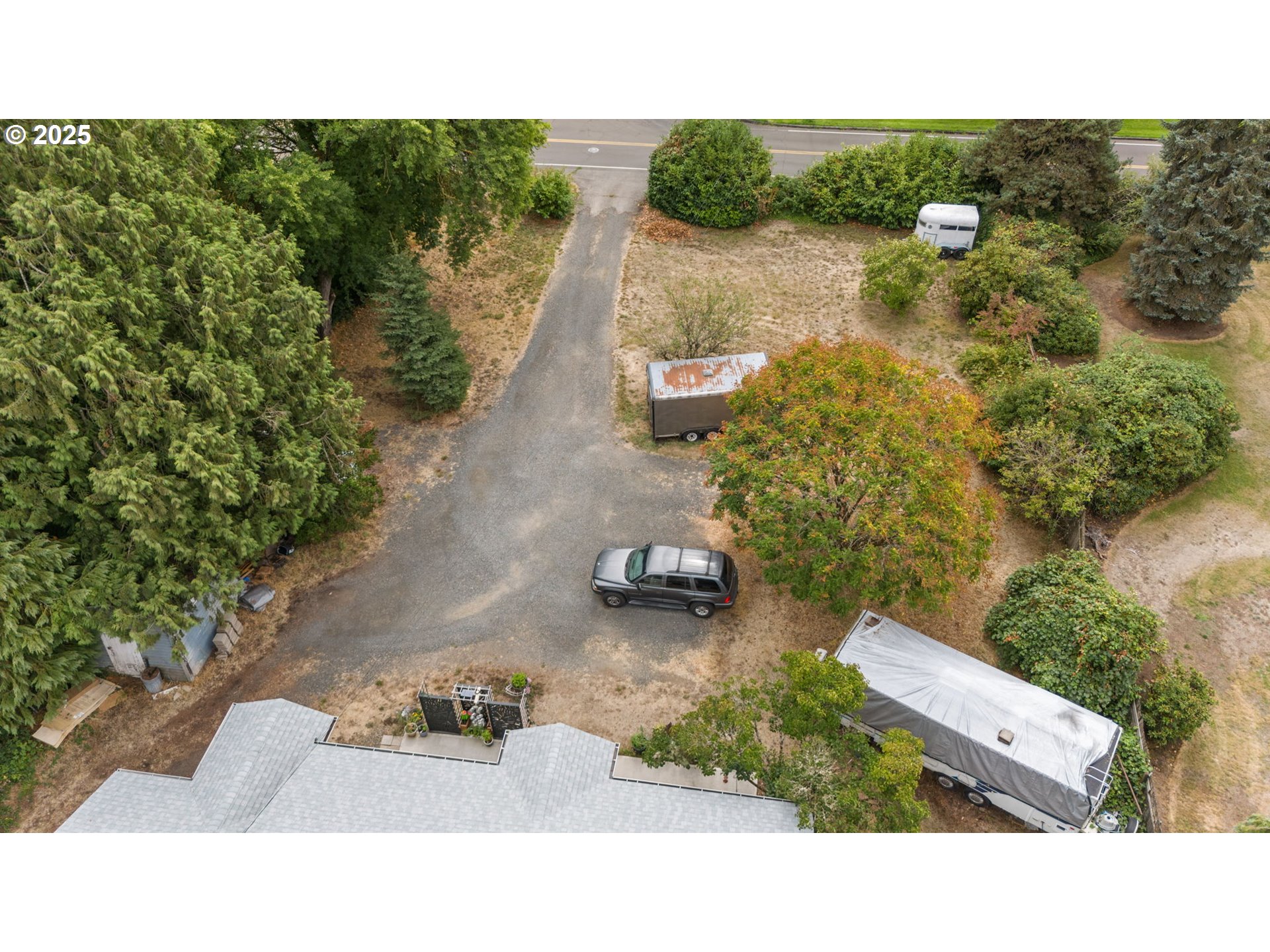233 Spring Creek Drive Eugene, OR 97404 - Photo 11 of 20 a picture of a park with an outdoor seating