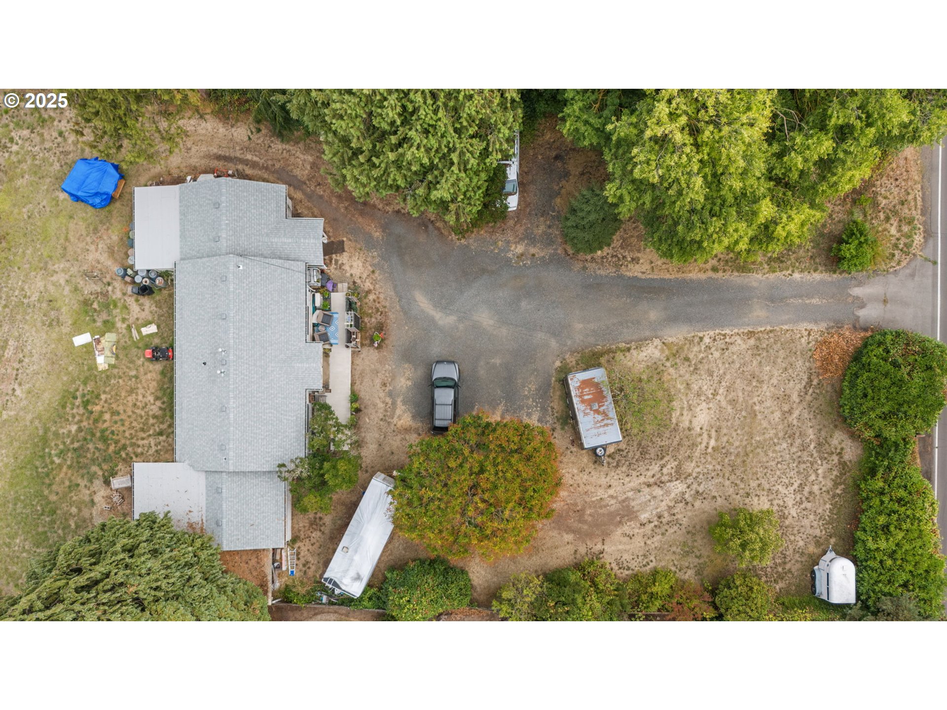 233 Spring Creek Drive Eugene, OR 97404 - Photo 12 of 20 a black and white photo of a house