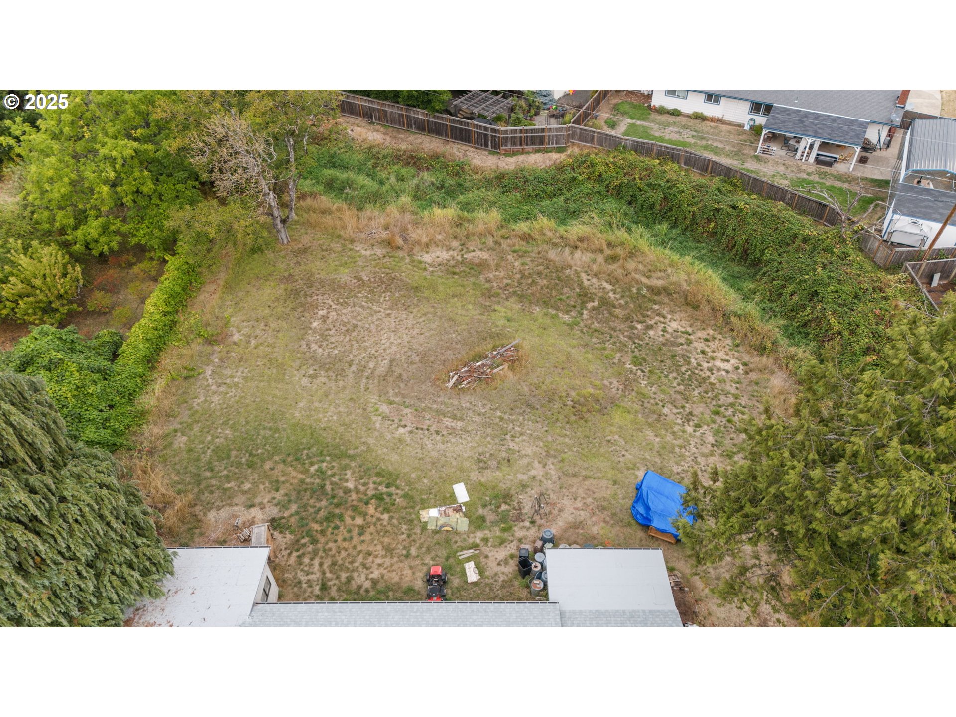 233 Spring Creek Drive Eugene, OR 97404 - Photo 16 of 20 a black and white photo of a lake