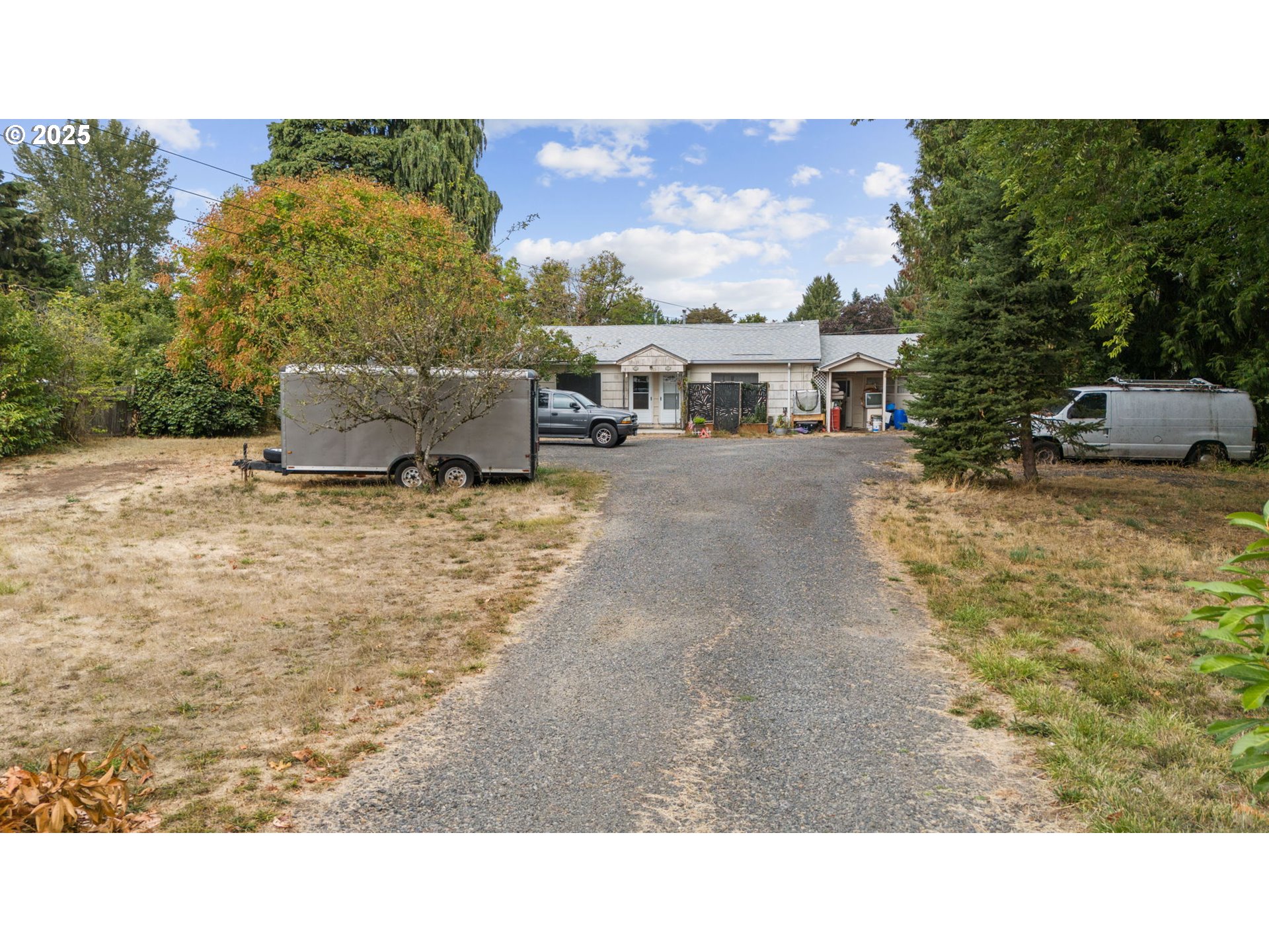 233 Spring Creek Drive Eugene, OR 97404 - Photo 2 of 20