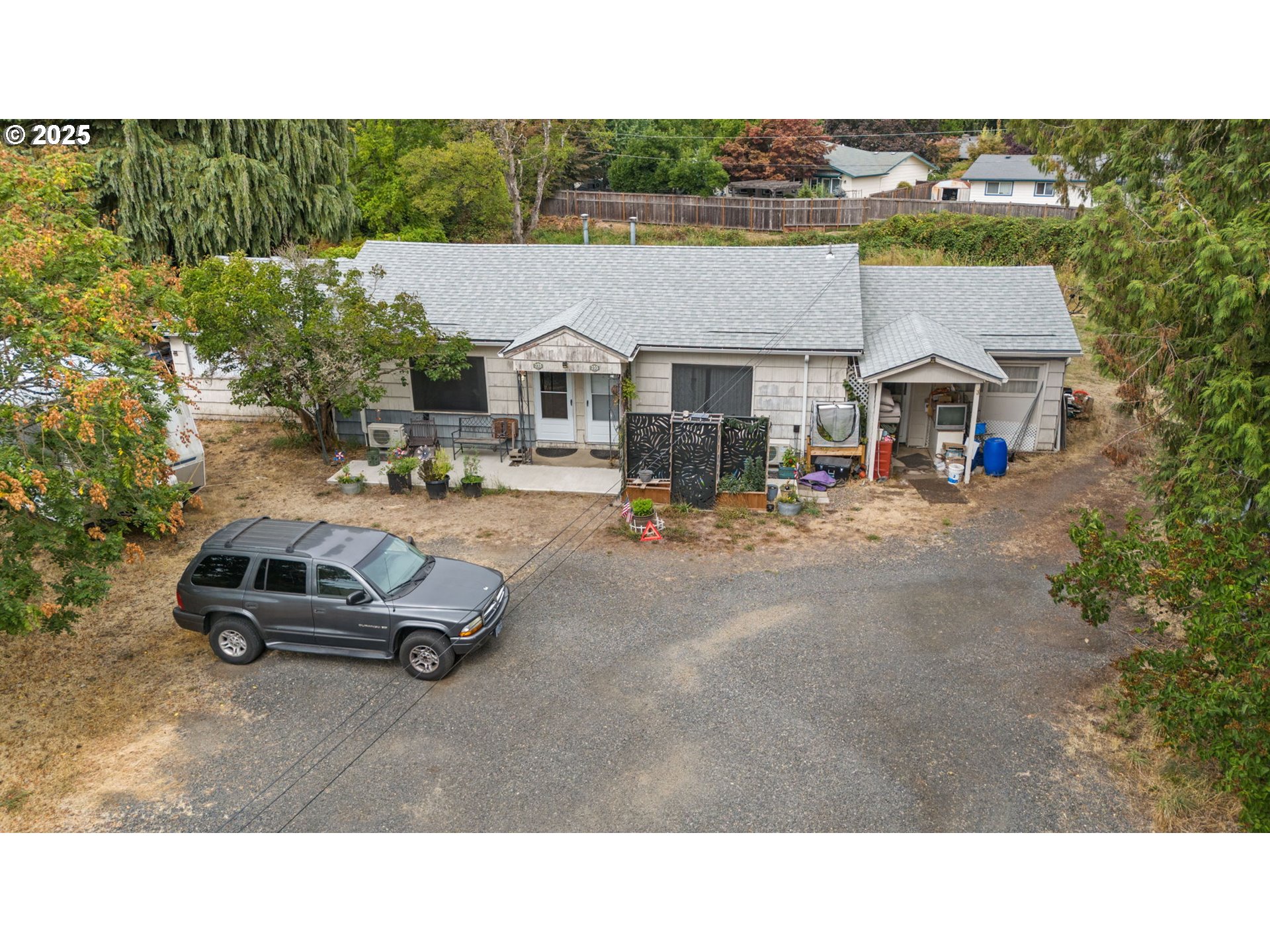 233 Spring Creek Drive Eugene, OR 97404 - Photo 5 of 20 a picture of a city