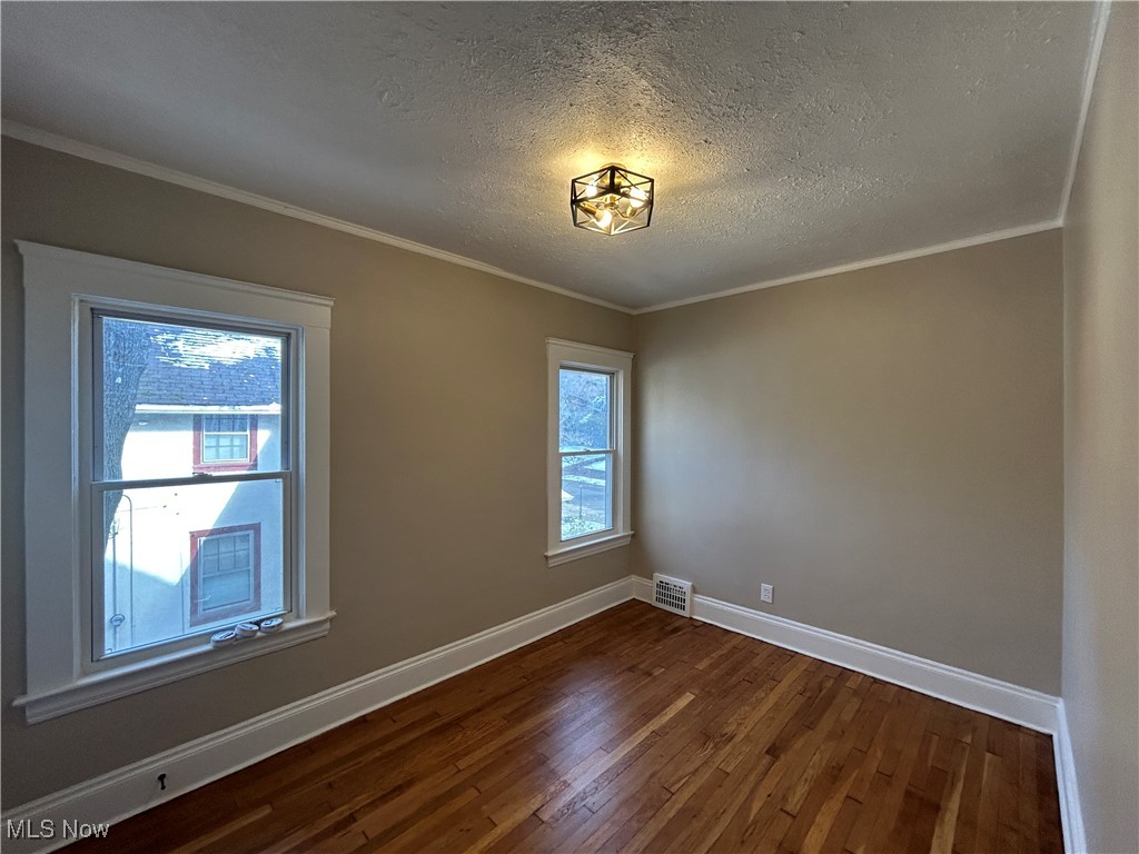 3235 Oak Road Cleveland, OH 44118 - Photo 22 of 47 Bedroom 3 with access to porch