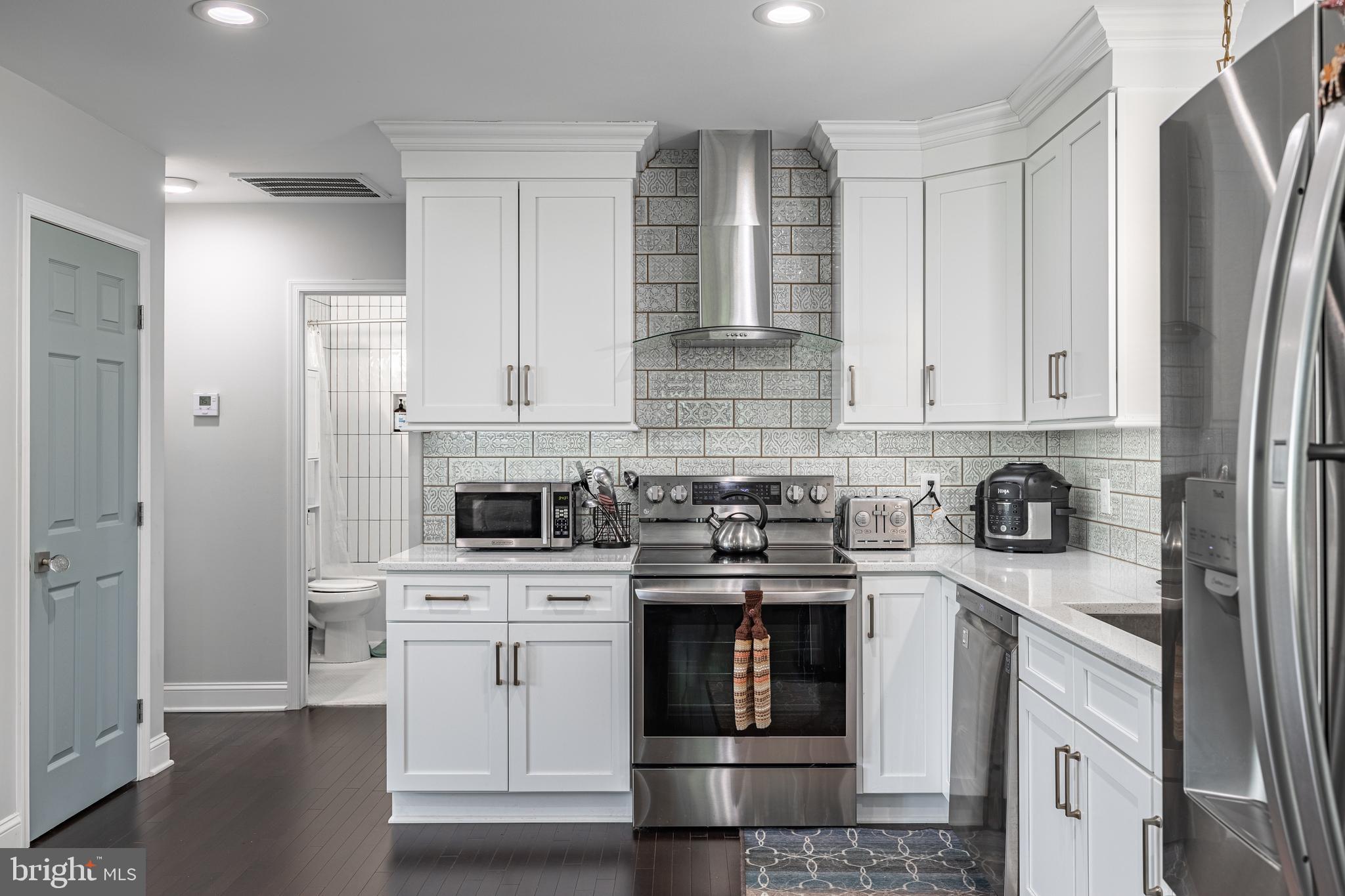 14141 Harrowgate Road Chester, VA 23831 - Photo 12 of 48 Gallery Image 12