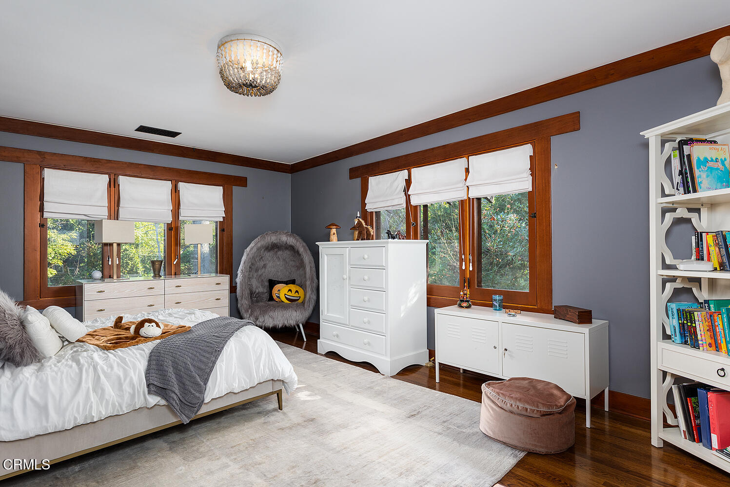 1344 Hillcrest Avenue Pasadena, CA 91106 - Photo 19 of 23 a living room with furniture and a window