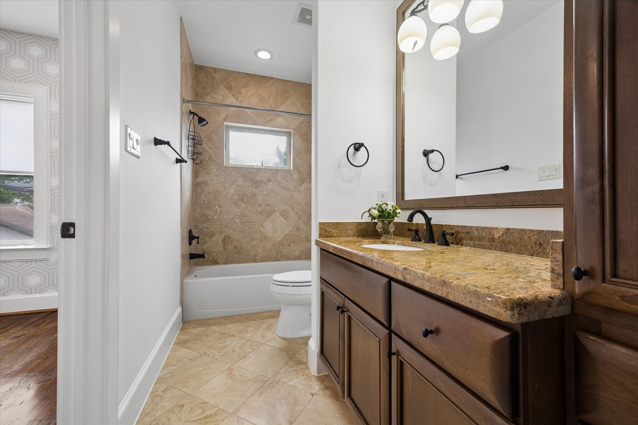 4517 Rose Street Houston, TX 77007 - Photo 28 of 34 Secondary Bathroom