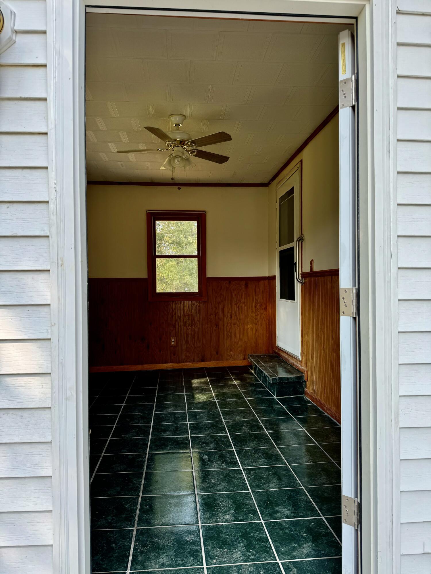 5222 Leckrone Road Brethren, MI 49619 - Photo 5 of 43 Mud Room Entry